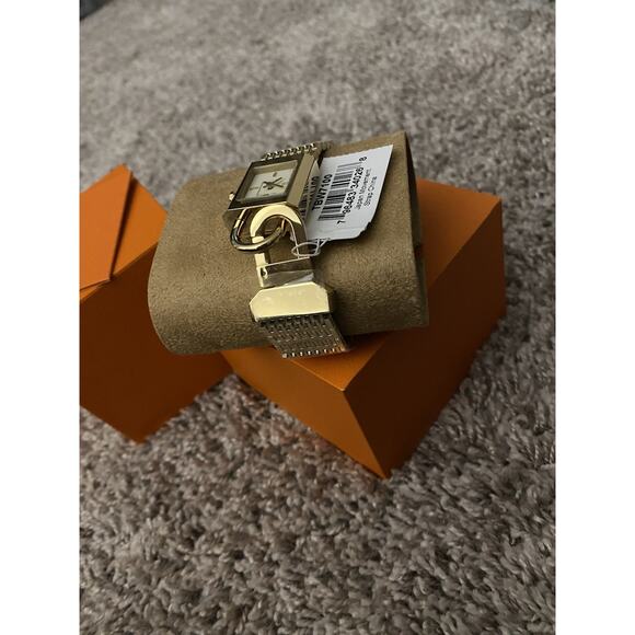 Tory Burch Bracelet Goldstone Watch NIB - Picture 4 of 10